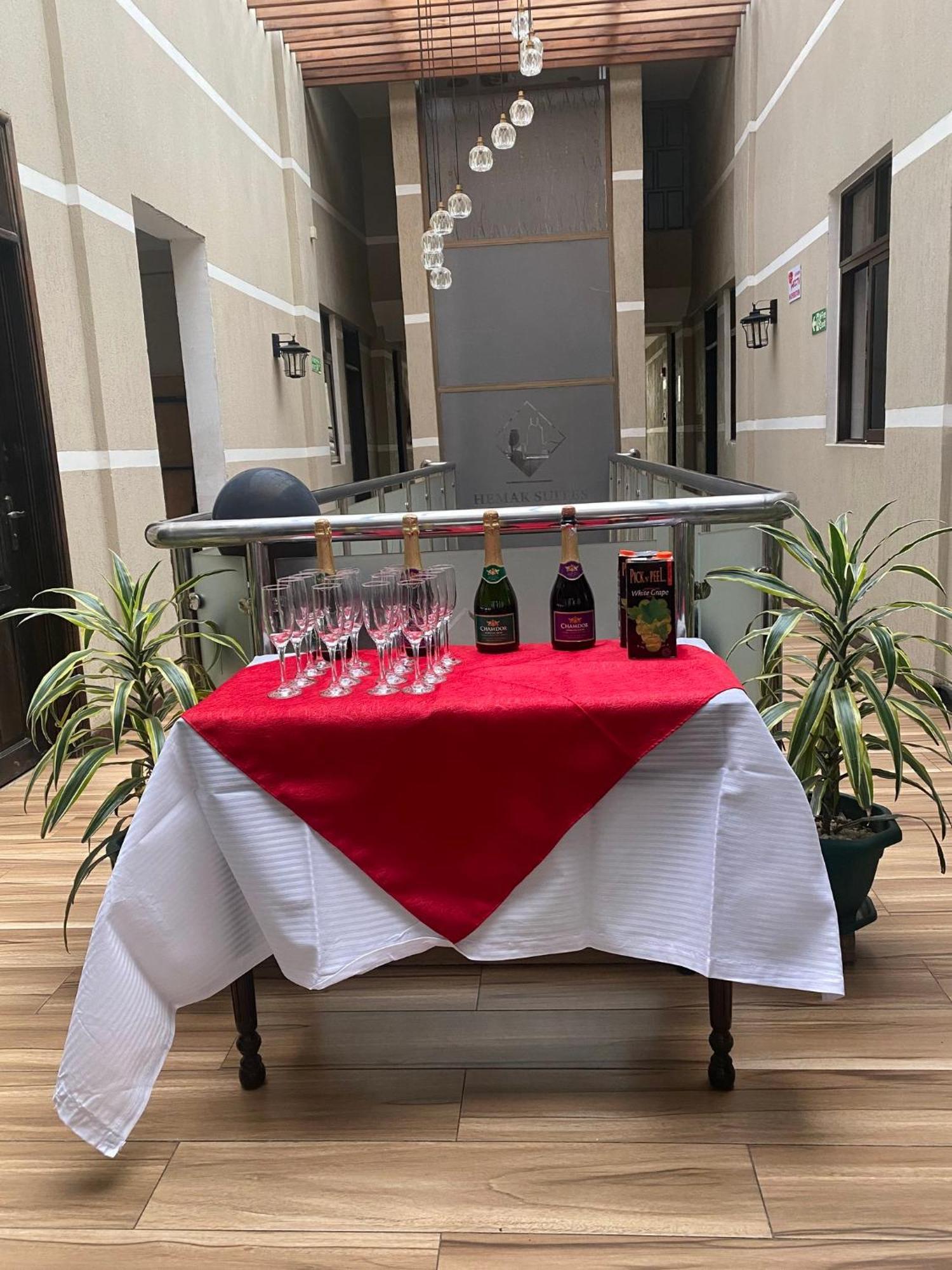 Hemak Suites Nairobi Kültér fotó